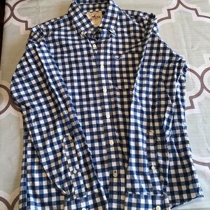 Long sleeve buttoned down shirt
